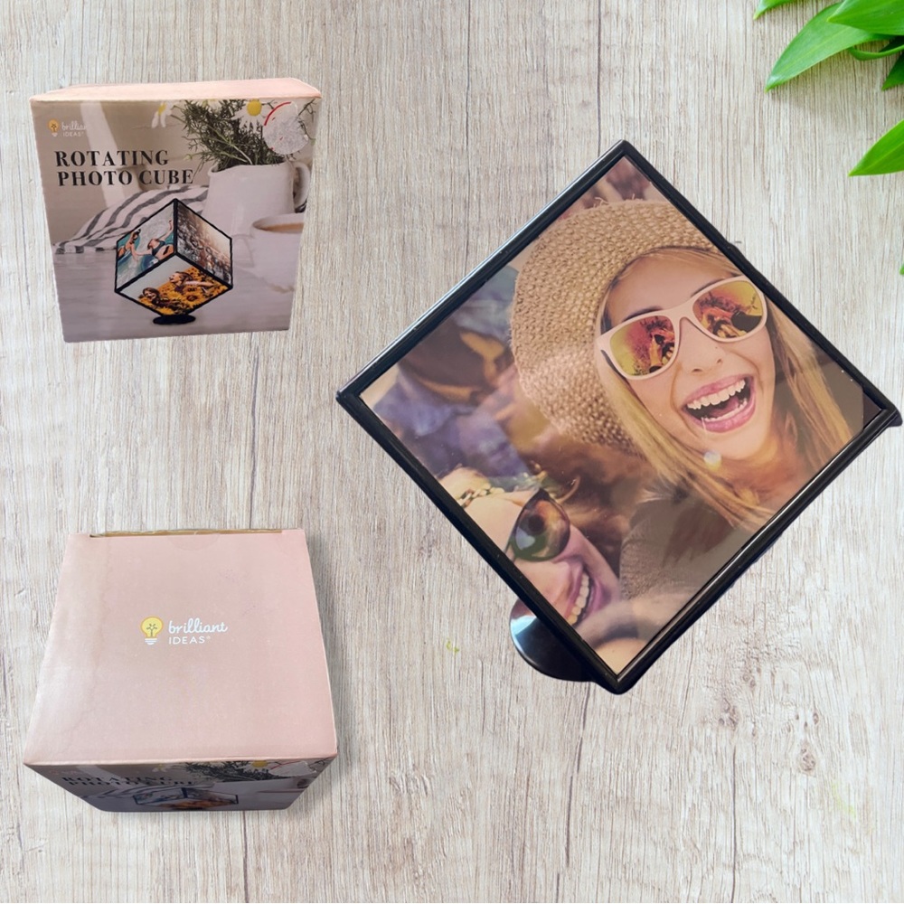 Plastic Rotating Photo Cube